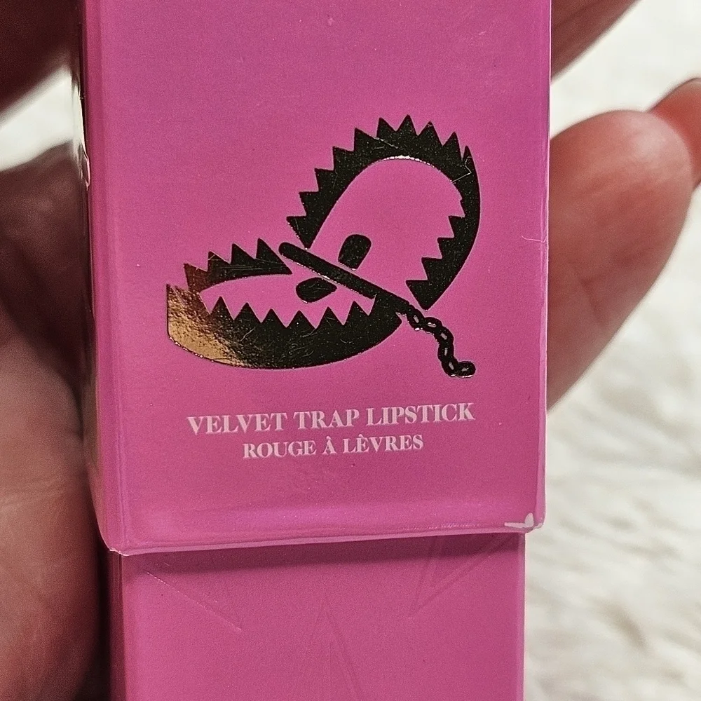 JEFFREE STAR Velvet Trap Lipstick - GOD’S GIFT